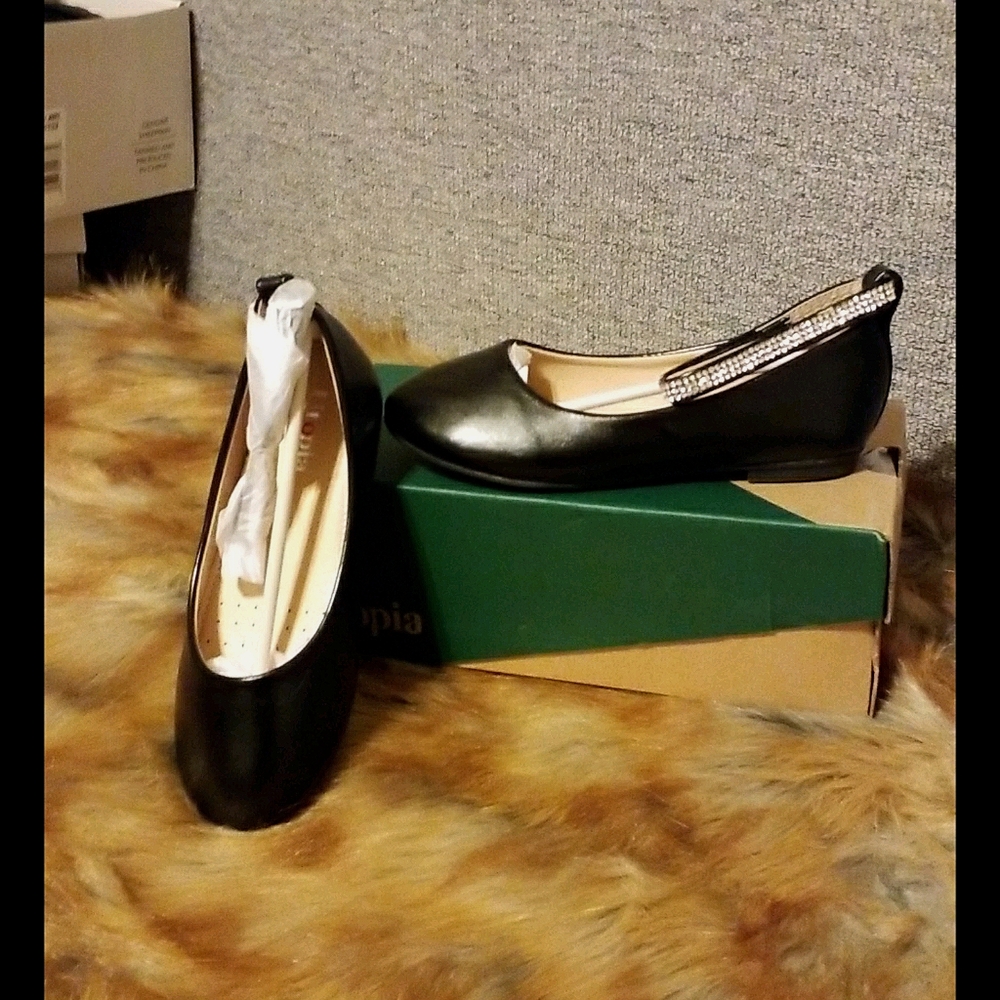 Girls shoes